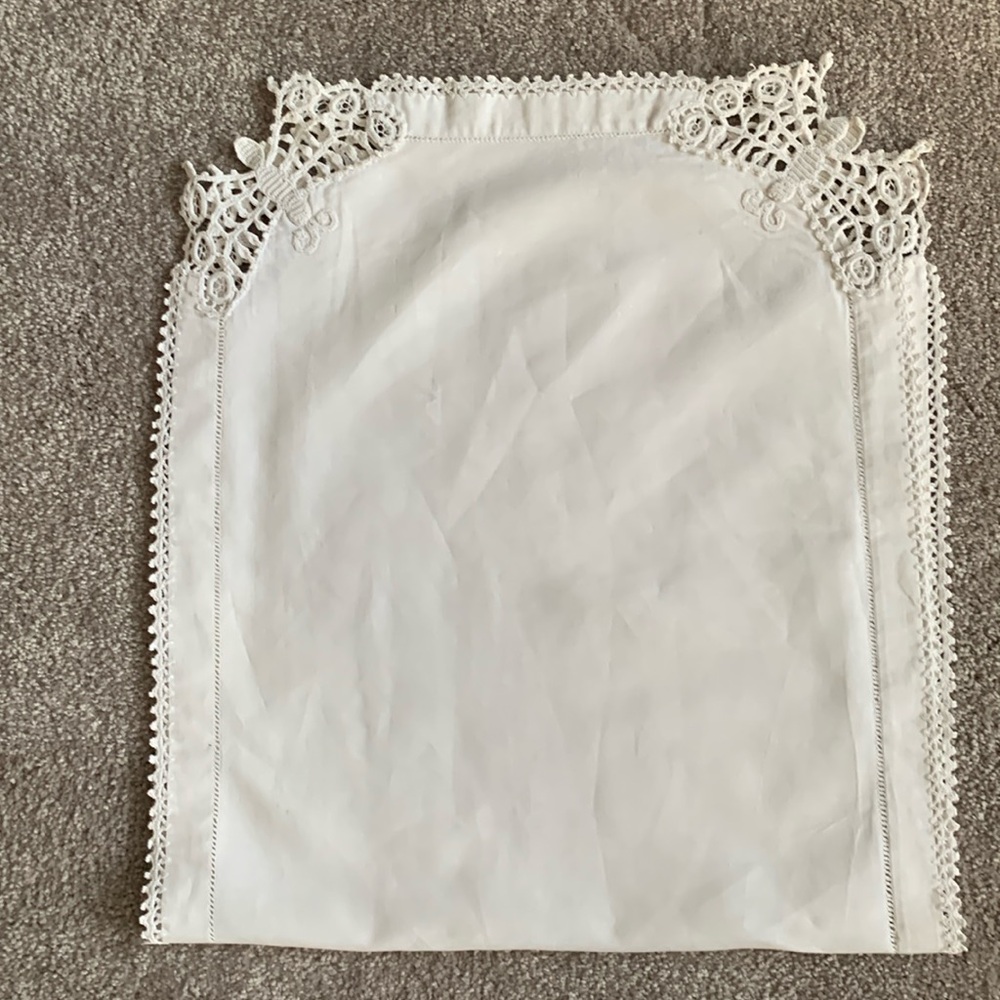 Dresser Scarf